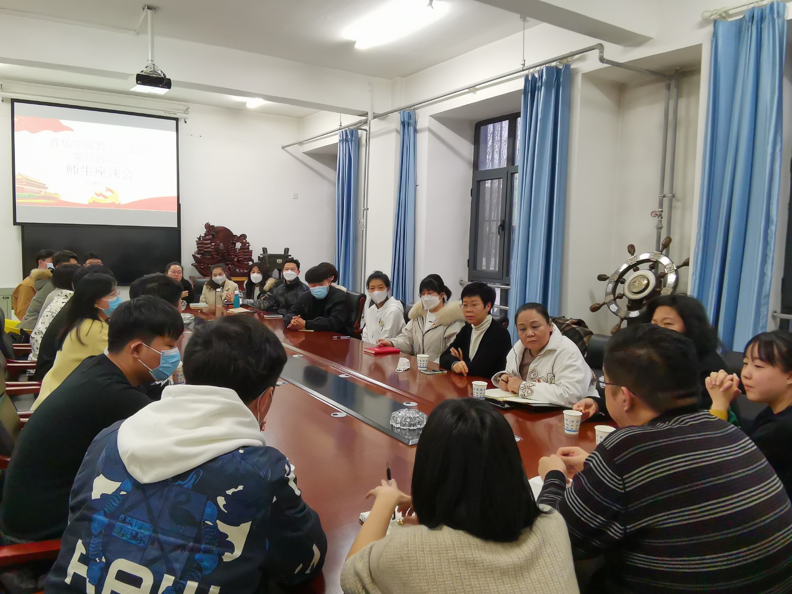 3月17日日本色情
教师第一党支部全体进校党员教师与学生进行座谈.jpg